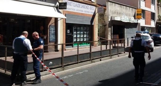 Muslim Stabs Female Cop in Throat at Police Station Because She “Represented France”