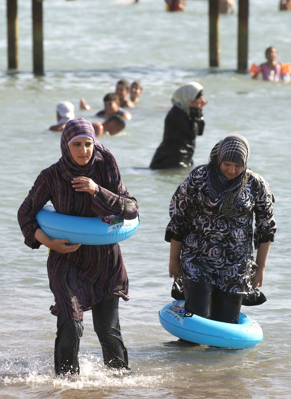Court Suspends Burkini Ban in French Town