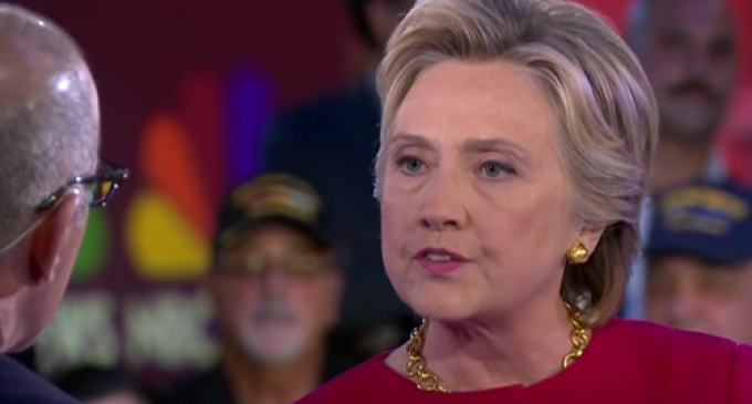 Hillary Clinton Wore a Concealed Ear Piece During Commander in Chief Forum