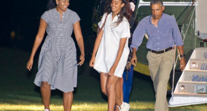 New Photo of ‘Bony’ Barack Next to ‘Muscular’ Michelle Sparks Renewed Speculation of Transgenderism