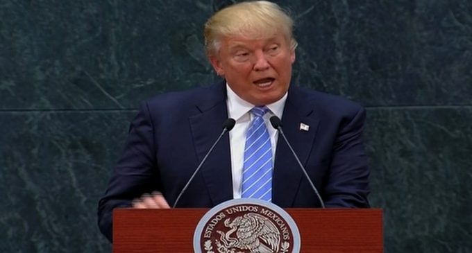 Trump Proposes to Build Wall Financed by Large Tax on Mexican Imports