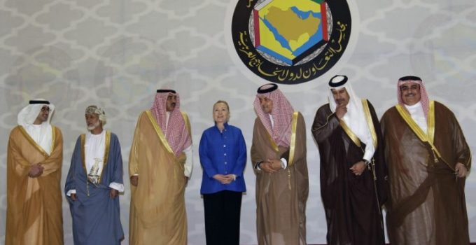 Hillary Tops List of Politicians Who Received Money From Islamists