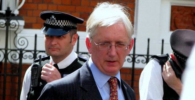 UK Diplomat: “I’ve Met the Person Who Leaked” the Emails That Crippled the Clinton Campaign