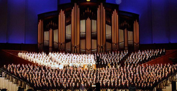 Choir Singer Quits Over Trump Inauguration Booking, ‘I Won’t Throw Roses to Hitler’