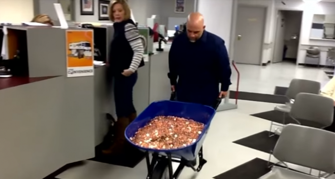 Virginia Man Pays Fees to DMV with 300,000 Pennies