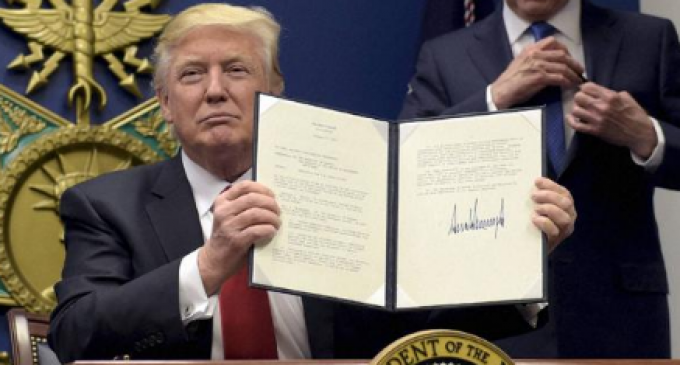 Trunmp’s Immigrant Ban Includes Green Card Holders
