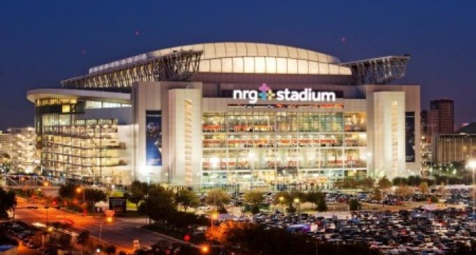 Anti-Trump Protest Groups Plan ‘Secretive’ Demonstrations During Super Bowl LI