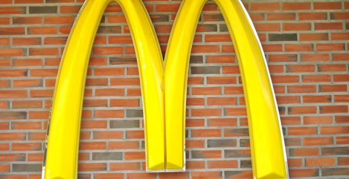 McDonald’s Posts Then Deletes Anti-Trump Tweet