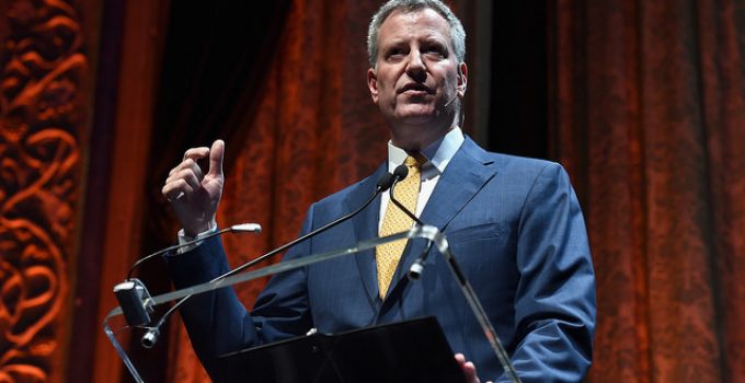 De Blasio Defies Trump Admin, Commits NYC to Paris Agreement