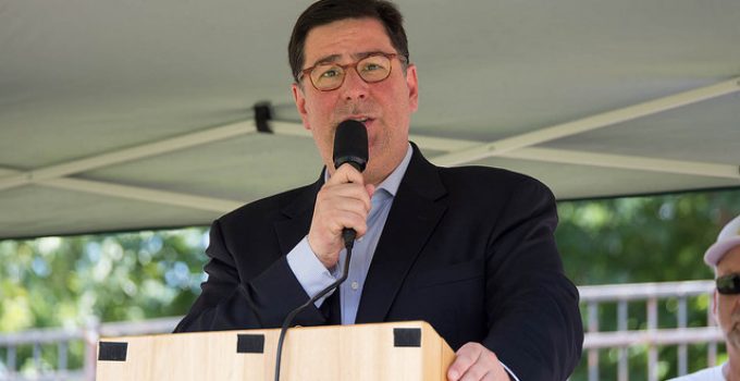 Pittsburgh Mayor Defies Trump, Pledges to Follow Paris Agreement