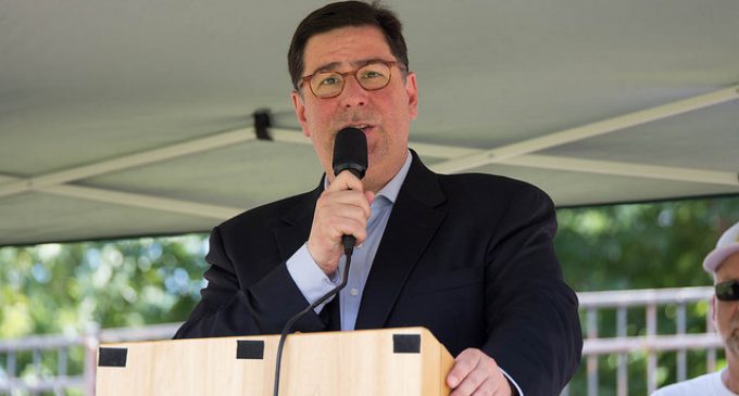 Pittsburgh Mayor Defies Trump, Pledges to Follow Paris Agreement