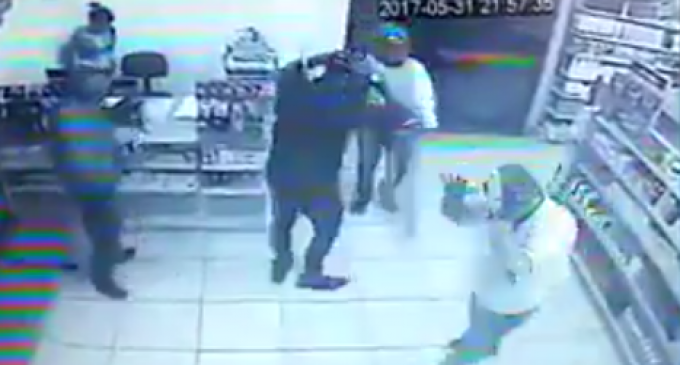 Criminal Makes Mistake of Attempting Robbery Where Everyone was Armed