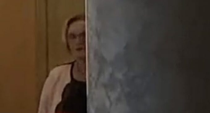 Missouri Sen. McCaskill Caught Hiding, Peaking Around Pillar to Avoid Reporter