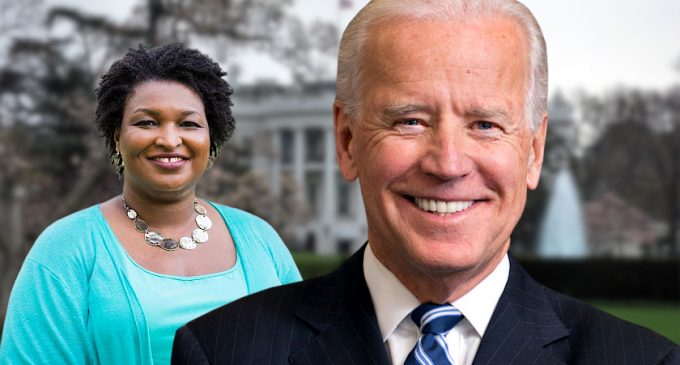 Stacey Abrams Just Can’t Stop Photobombing the Democrats