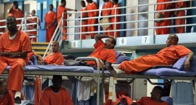 Ohio Jail Releases Hundreds of Inmates Due to Outbreak