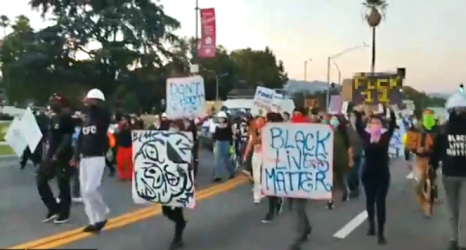 ‘Eat the Rich!’: Black Lives Matter Storms Beverly Hills Neighborhood