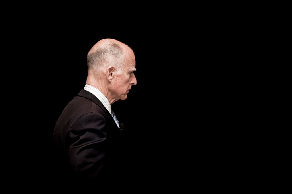 SACRAMENTO: Gov. Brown vetos anti-semi-automatic rifle bill