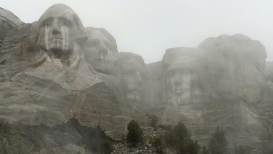 Viral Image: Mt. Rushmore weeping after shutdown