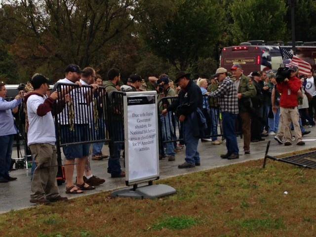 US Truckers and the Million Vet March remove barricades at memorial
