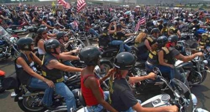 Breaking: Bikers Ride On Veteran’s Memorial In Washington D.C. In Support of Vets