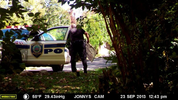 NY Cop Steals Pro 2nd Amendment Signs