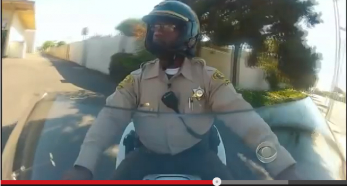 Video: Cop Shows How To Conduct Oneself As A Police Officer