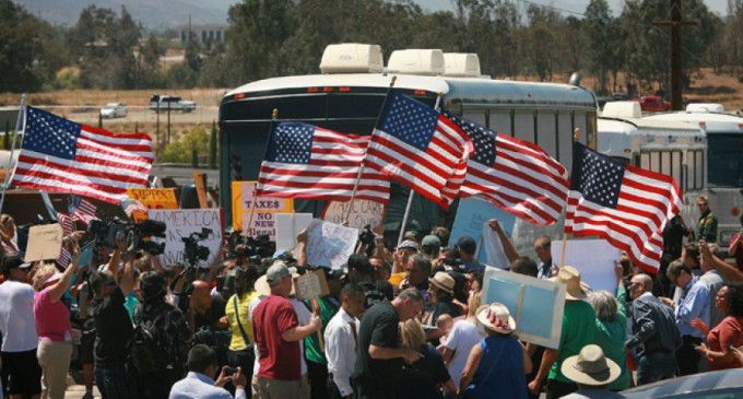 Protesters Turn Back Busloads Of Illegals – Proving People Can Still Take Action