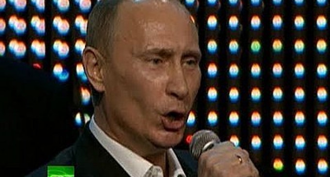 Vladimir Putin Sings ‘Blueberry Hill’ At Charity Fundraiser…with piano solo