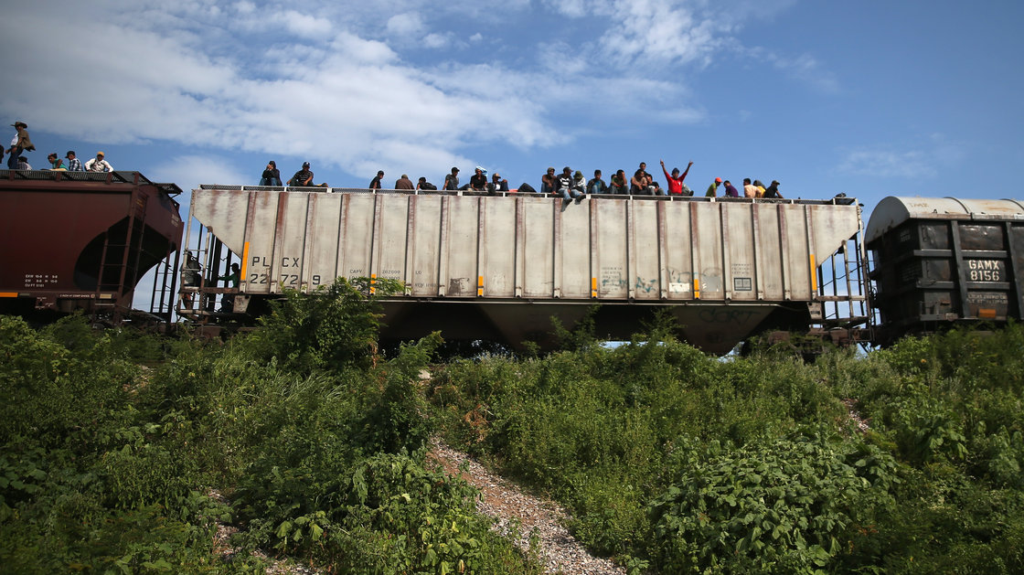 Central American Newspapers: The US Has Open Door for Illegal Minors