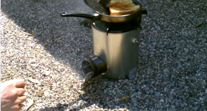 Simple Homemade 3 Tin Can Rocket Stove