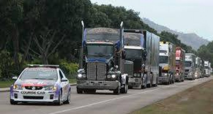 Trucker Ride For The Constitution: ROLLIN!