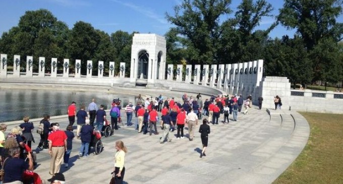 Gov’t Erects More Blockades at WWII Memorial, Veterans Outfox Them